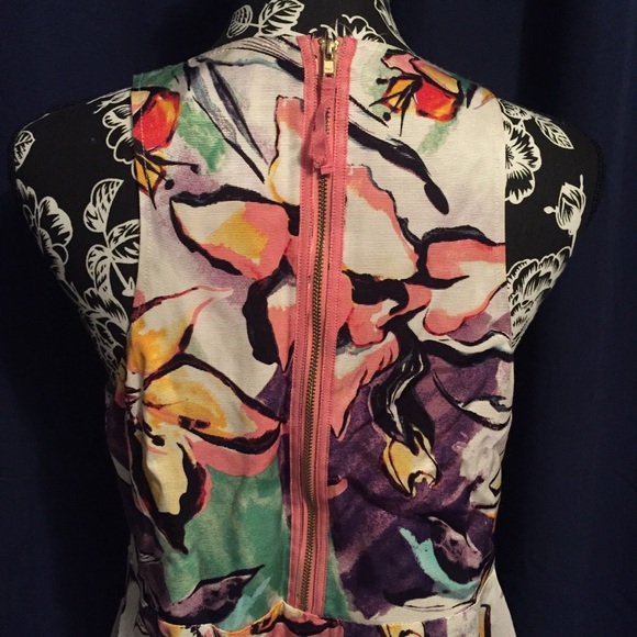 👚 Lucille HD in Paris floral peplum top - Picture 7 of 8